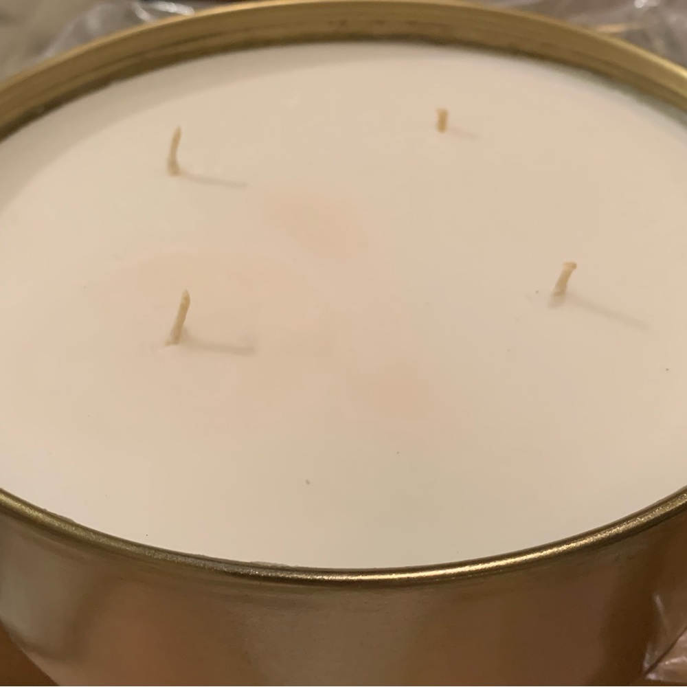 Large scented candle